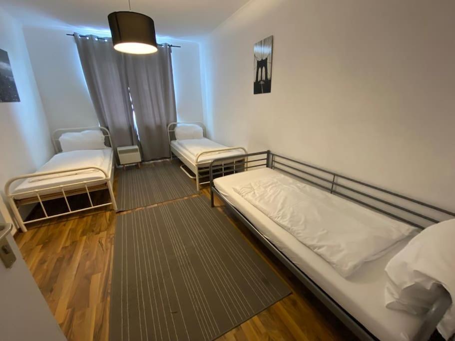 Sued- 5 Zimmer_15 Personen _ Komplett_eingerichtet Appartement *