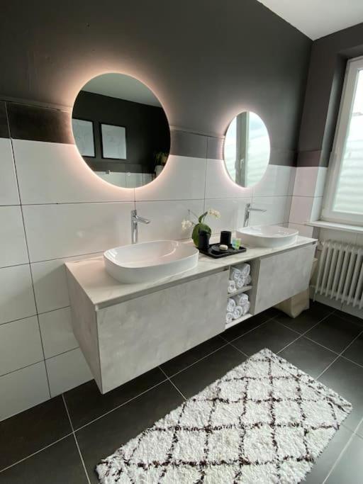 Appartement Sued- 5 Zimmer_15 Personen _ Komplett_eingerichtet *