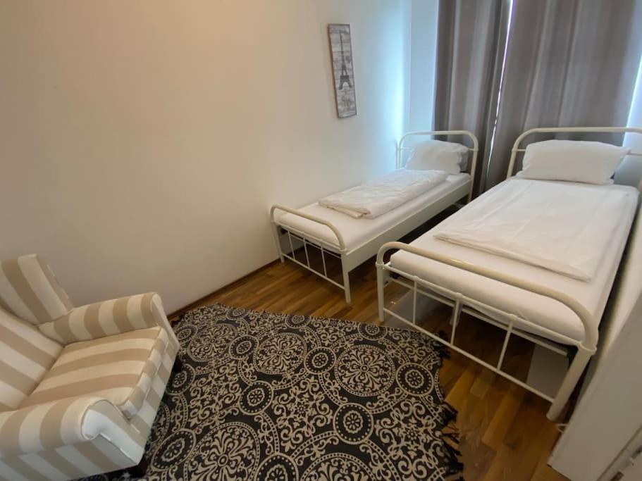 Appartement Sued- 5 Zimmer_15 Personen _ Komplett_eingerichtet Hamburg-Harburg