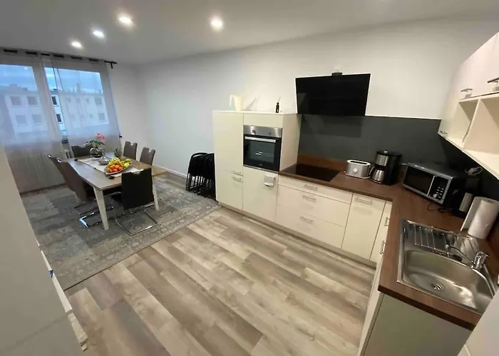 Apartment City Sued- 5 Zimmer_15 Personen _ Komplett_Eingerichtet