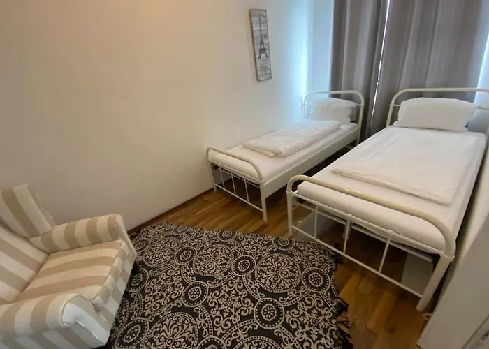 Apartment City Sued- 5 Zimmer_15 Personen _ Komplett_Eingerichtet